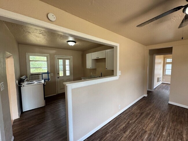 Building Photo - 2 bed one bath all new inside!