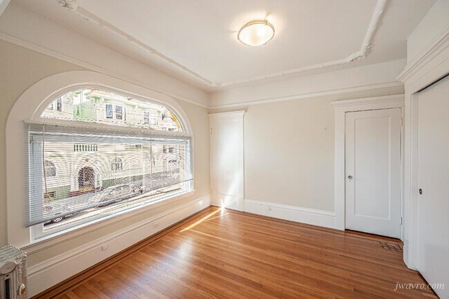 Building Photo - 1590 Sacramento St