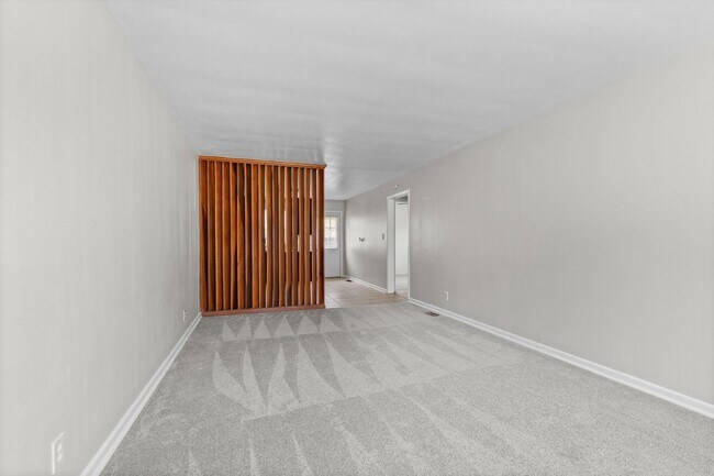 Building Photo - 4910 Johnson Ave