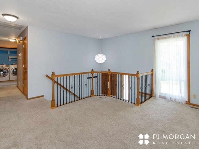 Building Photo - 16911 N Circle - Open house 5/13 from 4pm-5pm