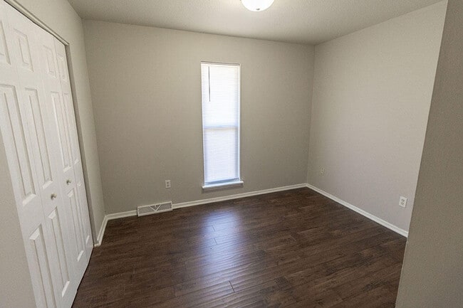 Building Photo - 1011 W Ash St