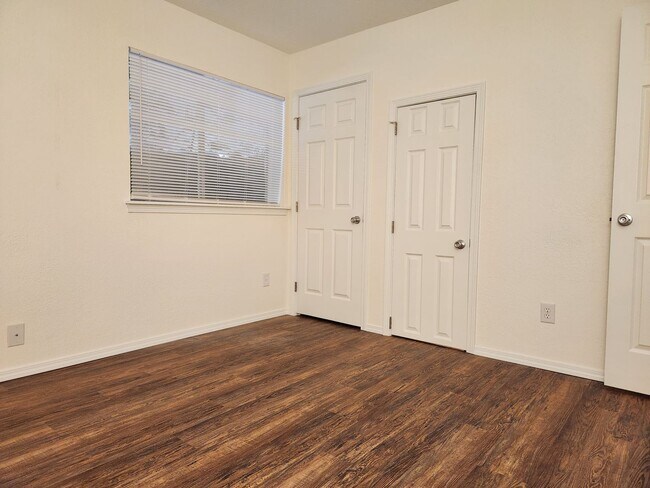 Building Photo - 500 National Ave N