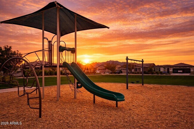 Building Photo - 2353 E Castanets Dr