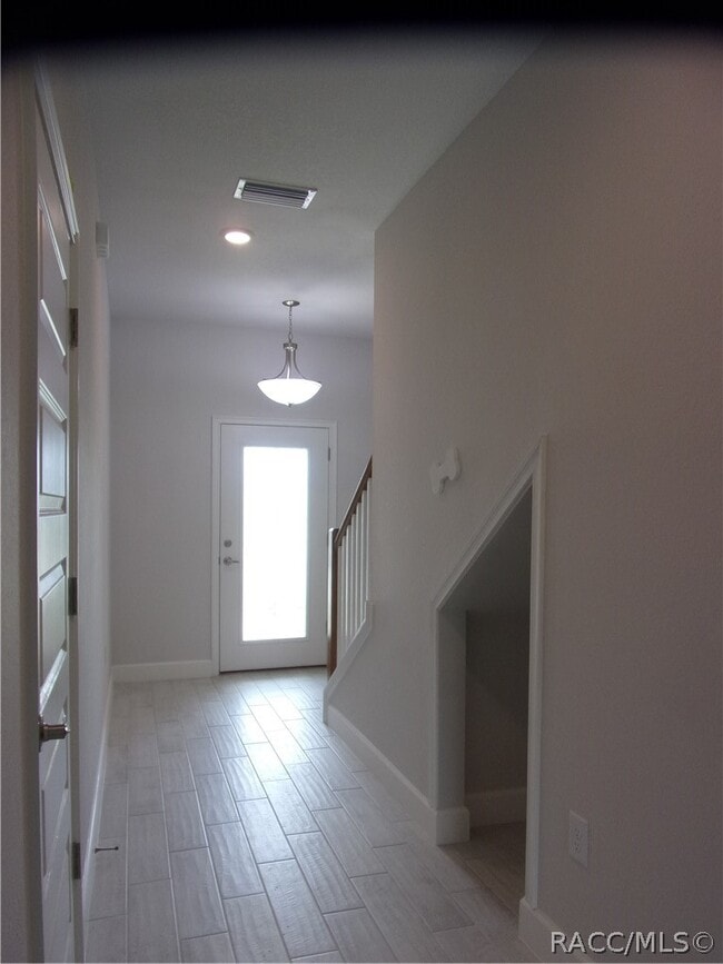 Building Photo - 215 Bittern Lp