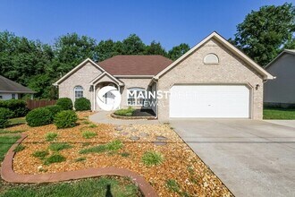 Building Photo - 3 Bedroom Pet-Friendly Home in La Vergne, TN with Main Street Renewal