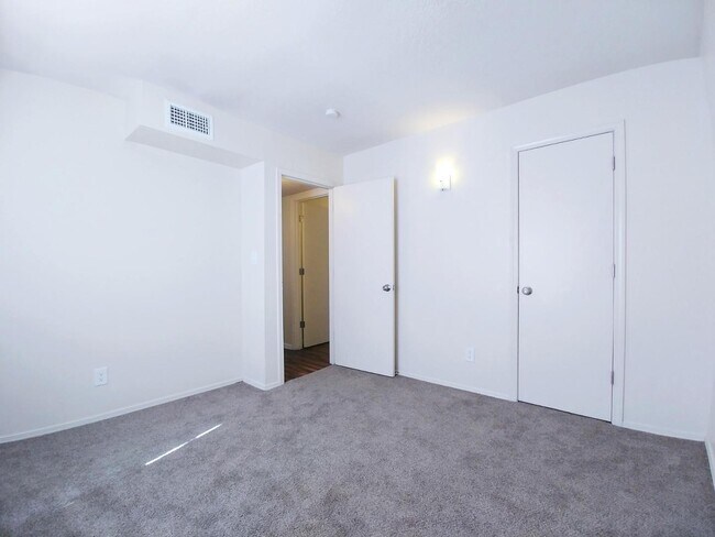 Building Photo - 1021 Coal Ave SW