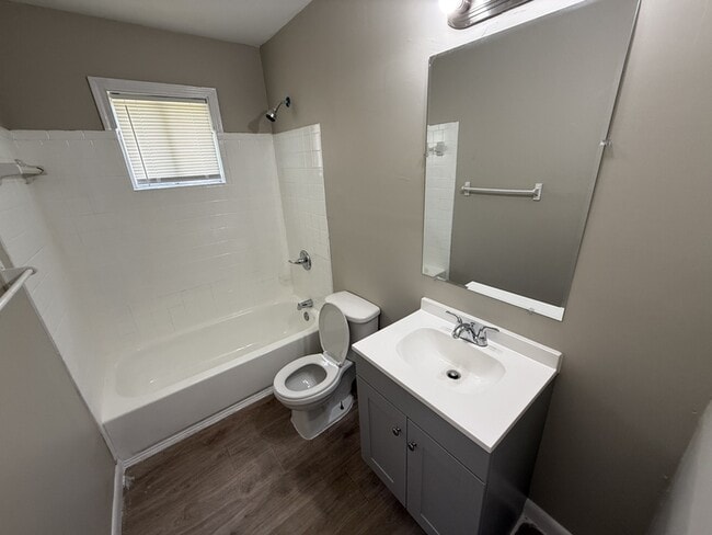 Building Photo - 1351 Austin St