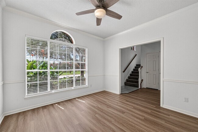 Building Photo - 1253 El Camino Village Dr