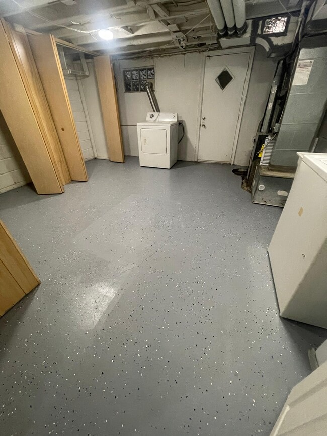 Building Photo - Greencrest