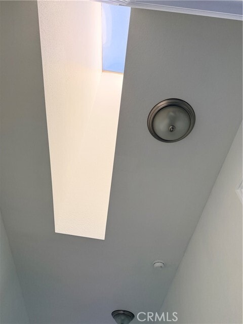 Building Photo - 8722 Pine Crest Pl