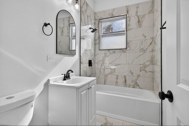 Building Photo - 6660 S Michigan Ave