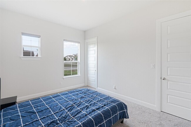 Building Photo - 301 Northcrest Dr