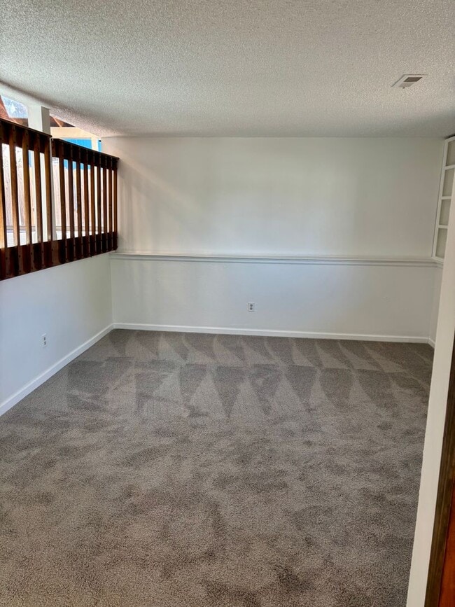 Building Photo - Remodeled 3bd 2ba ready for rent in Fox Hill neighborhood Aurora CO