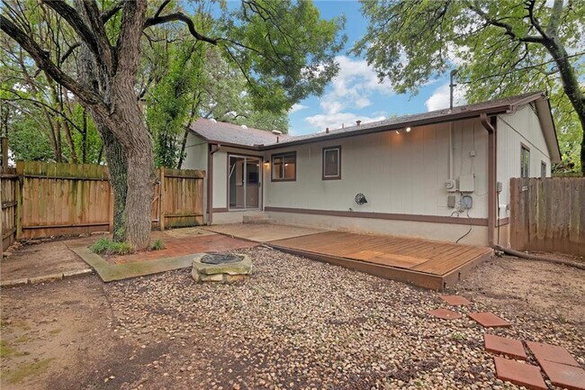 Building Photo - 4908 Hawkhaven Ln