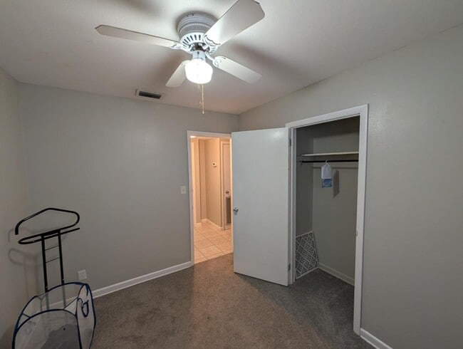 Building Photo - 1657 Louvre Dr