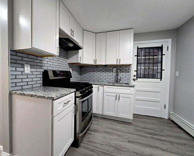 Building Photo - 18 68th St