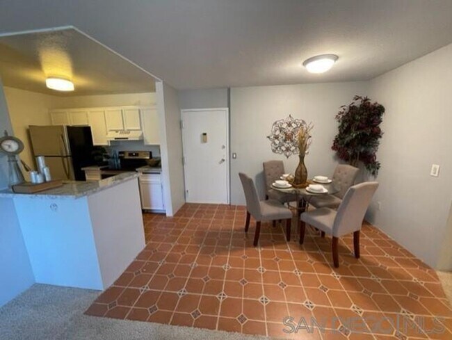 Building Photo - 2 Bedroom Condo in Mission Valley!