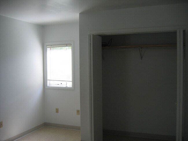 Building Photo - 2312 Price Ave