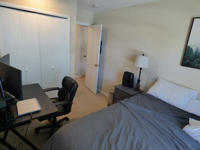 Building Photo - $0 DEPOSIT OPTION. SPACIOUS TRI-LEVEL HOME...