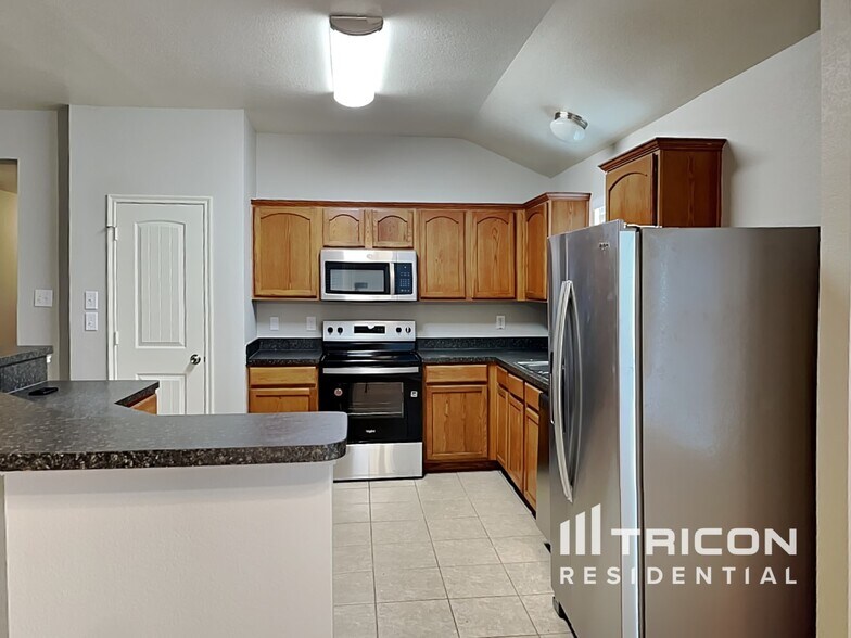 Building Photo - 739 Lentisco Dr