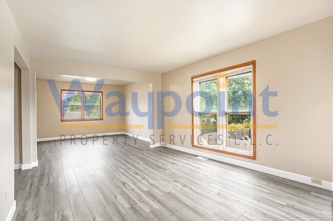 Building Photo - 117 N Jefferson St