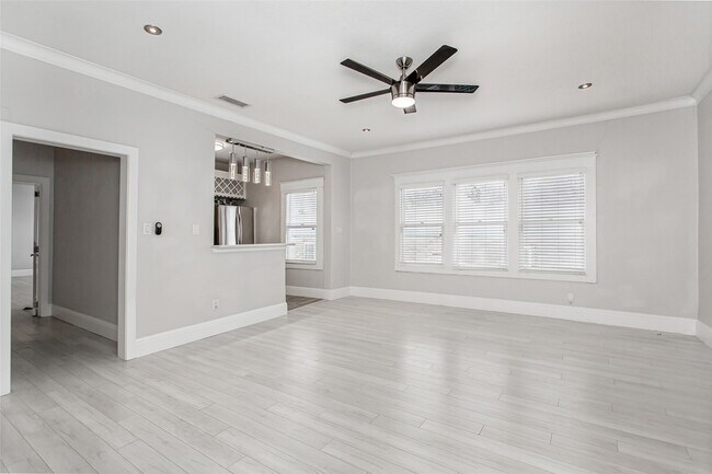 Building Photo - 4719 Junius St