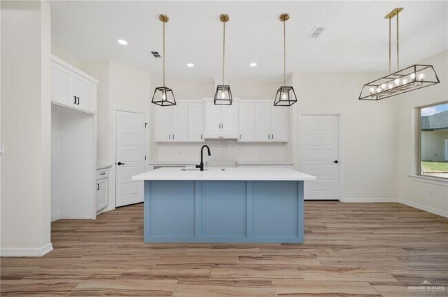 Building Photo - 3617 S Apex St