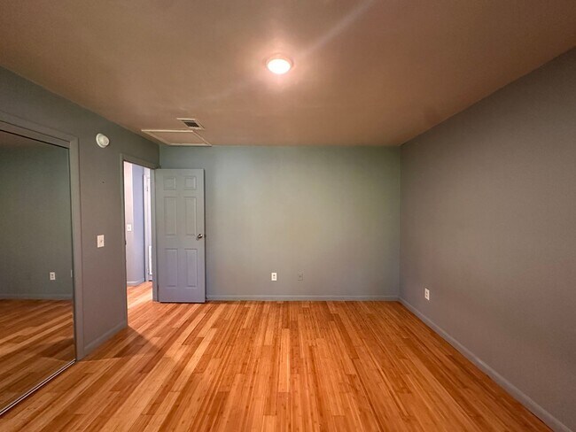 Building Photo - 107 Sea Parc St