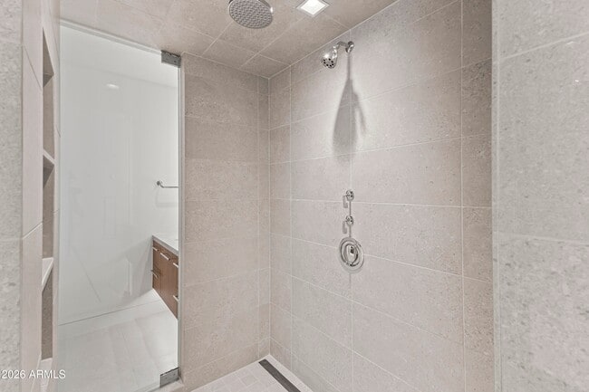 Building Photo - 6587 N Palmeraie Blvd