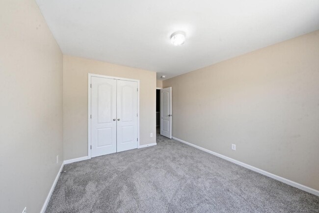 Building Photo - 3527 Londonville Ln