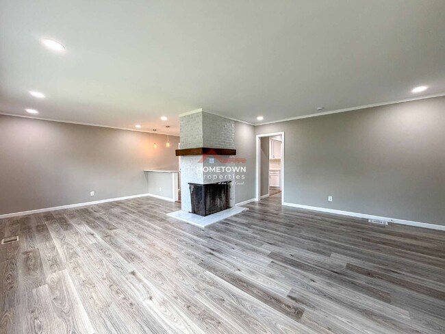 Building Photo - 1815 Hallmark Dr