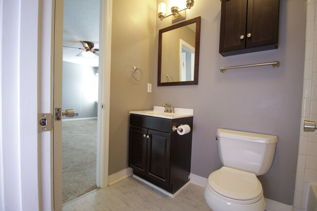 Building Photo - 4909 Stony Brook Dr
