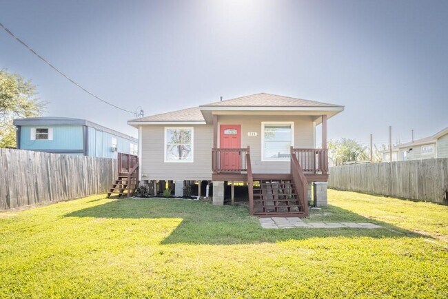 Primary Photo - 725 10th St