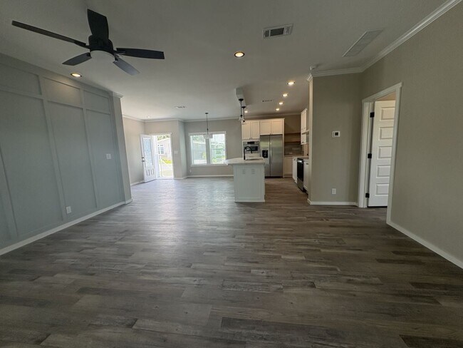 Building Photo - 1630 Voyager Dr