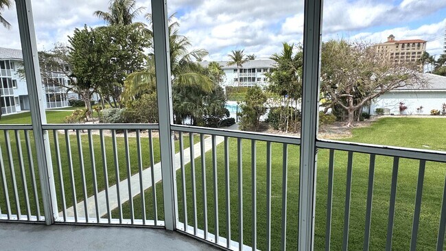 Building Photo - 2760 Banyan Rd