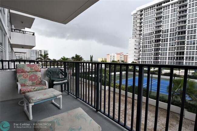 Building Photo - 525 N Ocean Blvd