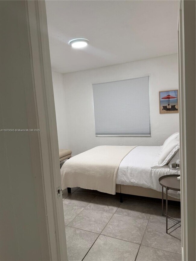 Building Photo - 27 NW 44th St