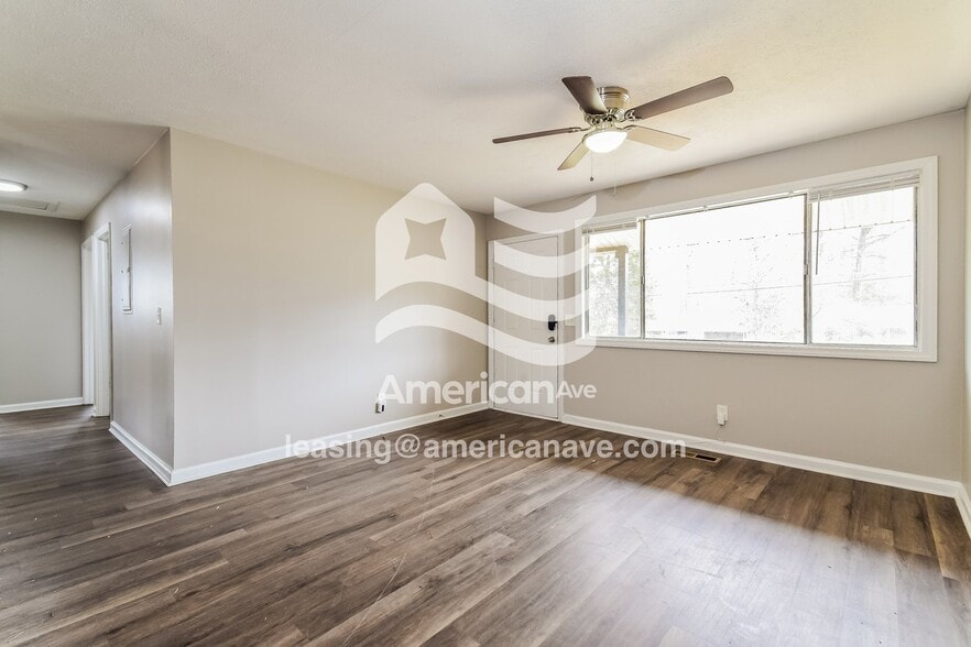 Building Photo - 5044 Gardiner Dr