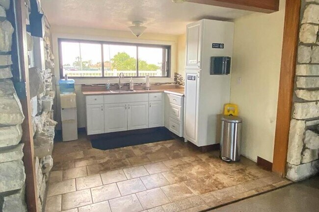 Building Photo - 6628 Thorman Rd