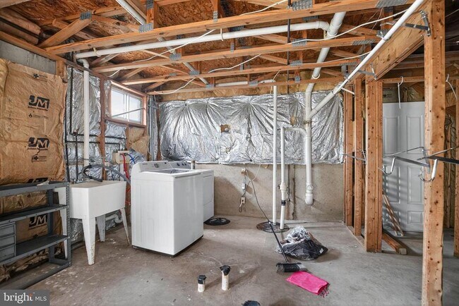 Building Photo - 22513 Castle Pollard Way