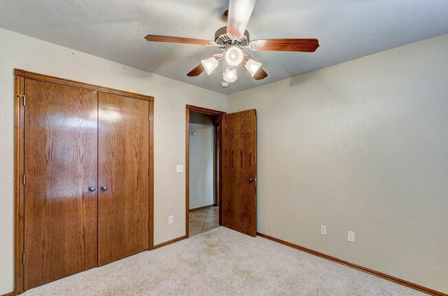 Building Photo - 500 Loyd Ln