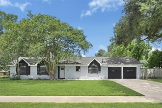 Building Photo - 5634 Cerritos Dr