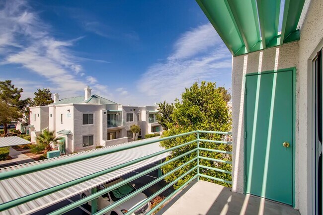 Building Photo - Near Summerlin, Gated Community w/ tons of amenities - Amazing Condo!