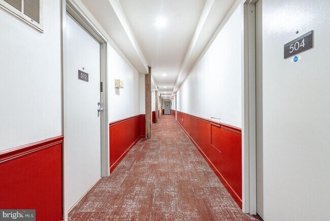 Building Photo - 303 Vine St