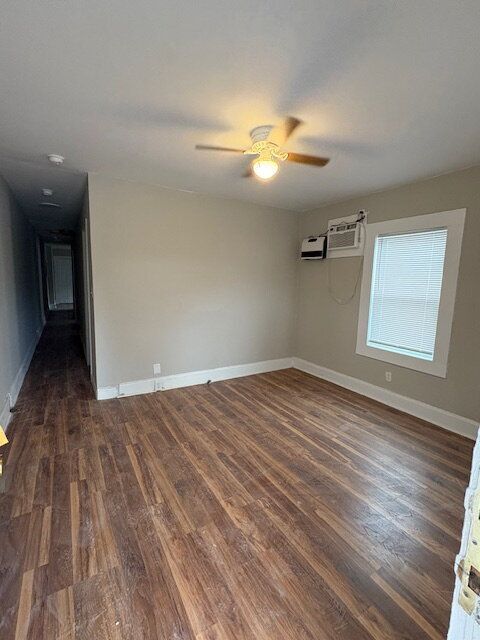 Building Photo - 412A Davis St
