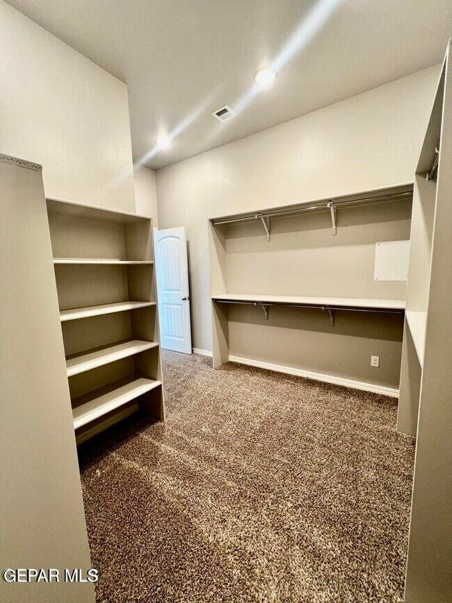 Building Photo - 11365 Hidalgo Dr