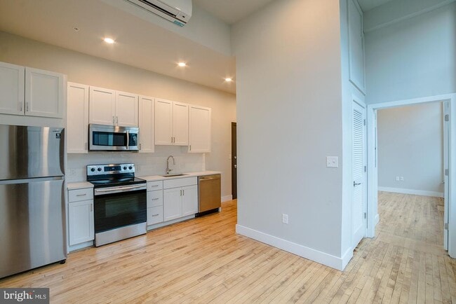 Primary Photo - 1300 S 19th St