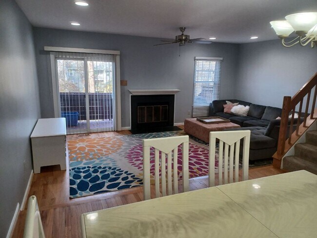 Building Photo - 8028 Valleys Crest Ct