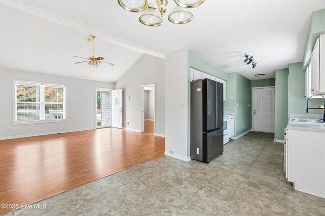 Building Photo - 558 Wiregrass Rd