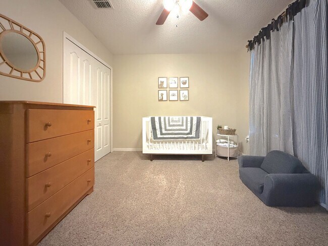 Building Photo - Spacious 5BR/3.5BA Home with Huge Backyard...